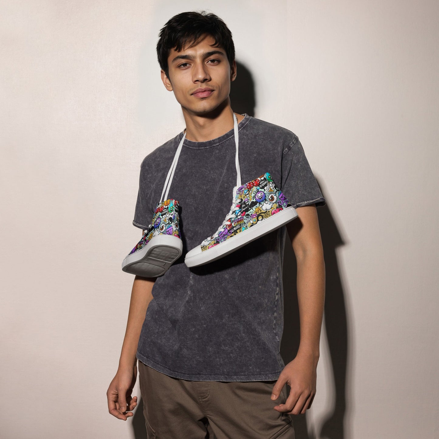 High top canvas shoes - Grafitti - Shoes