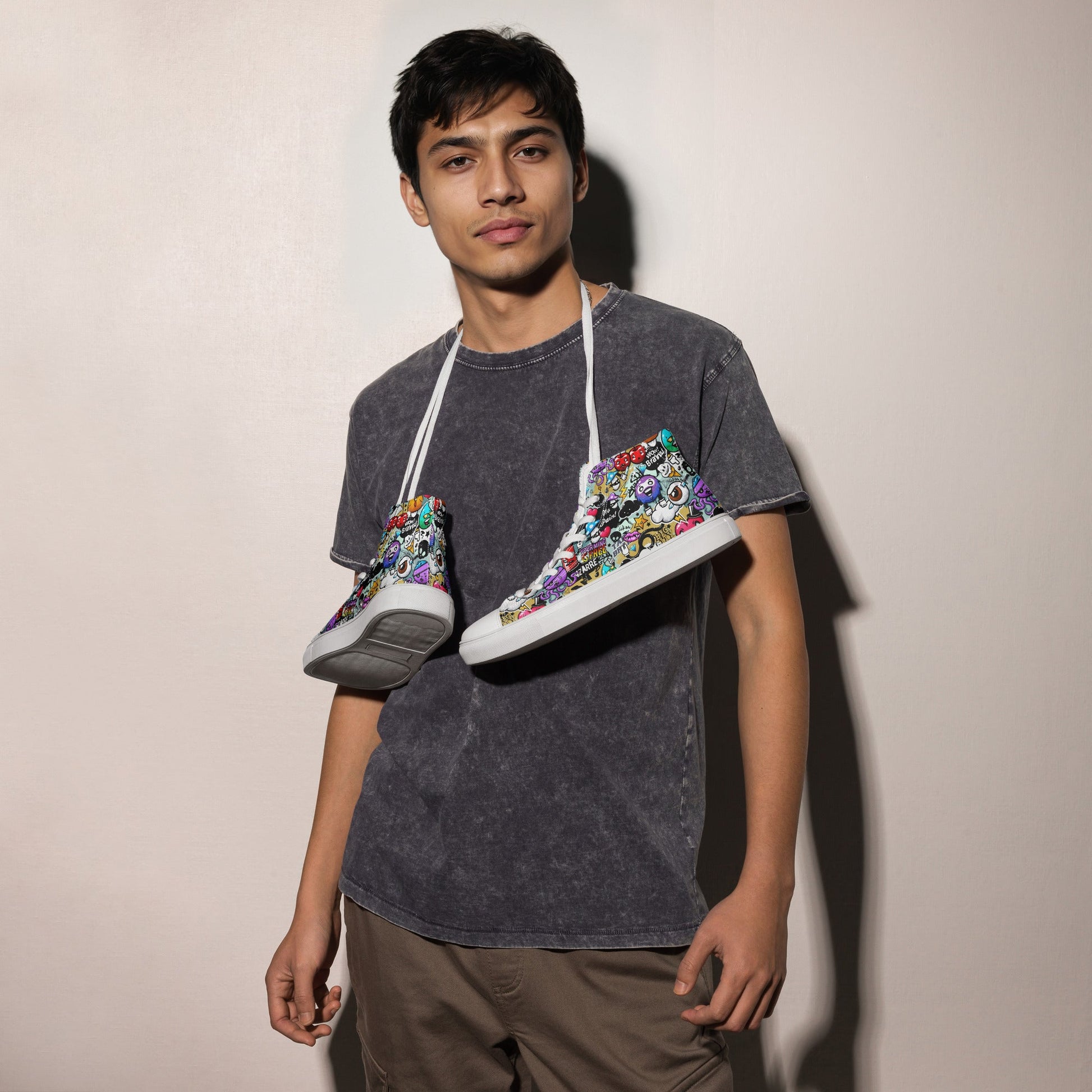 High top canvas shoes - Grafitti - Shoes