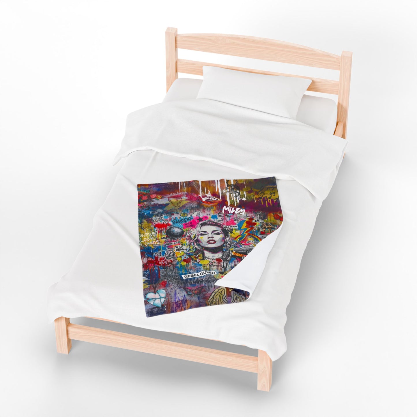 Rebel Queen Velveteen Plush Blanket — Vibrant Pop Art Graffiti Throw
