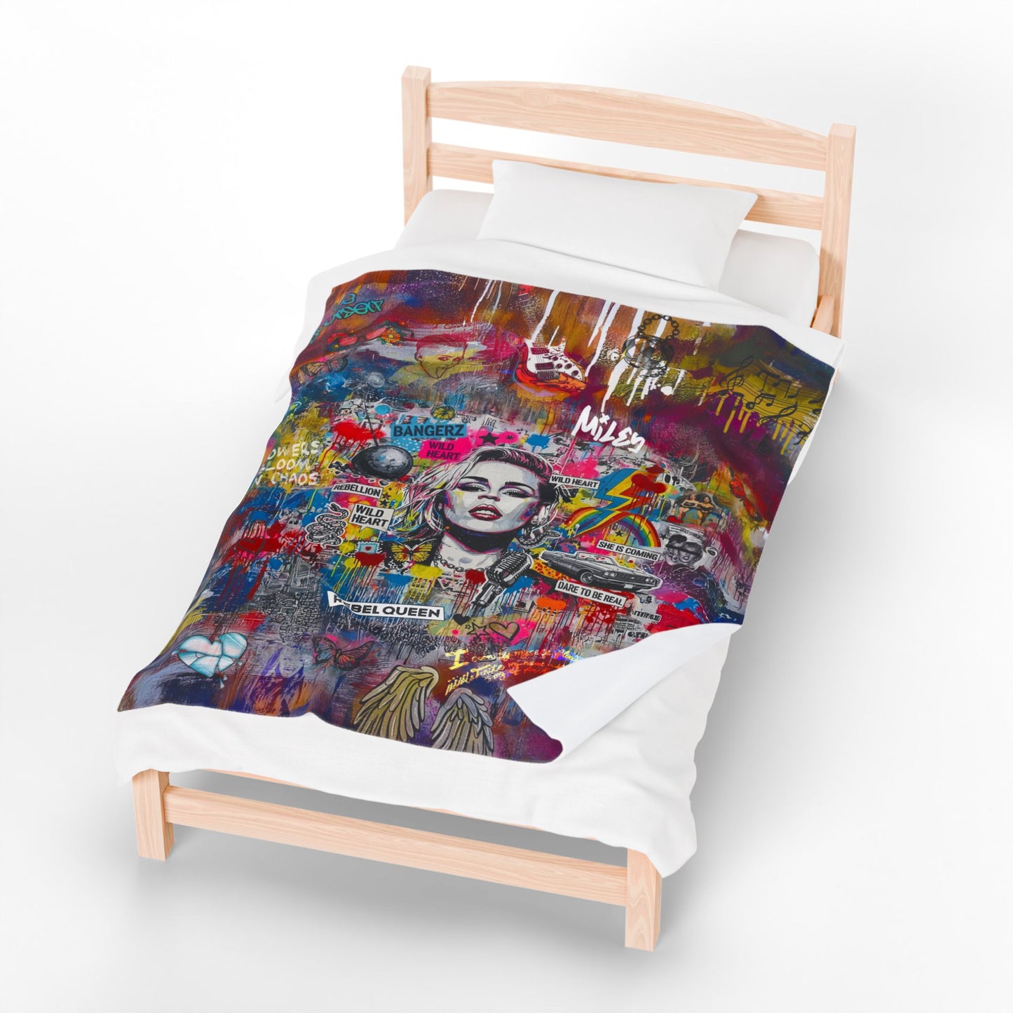 Rebel Queen Velveteen Plush Blanket — Vibrant Pop Art Graffiti Throw