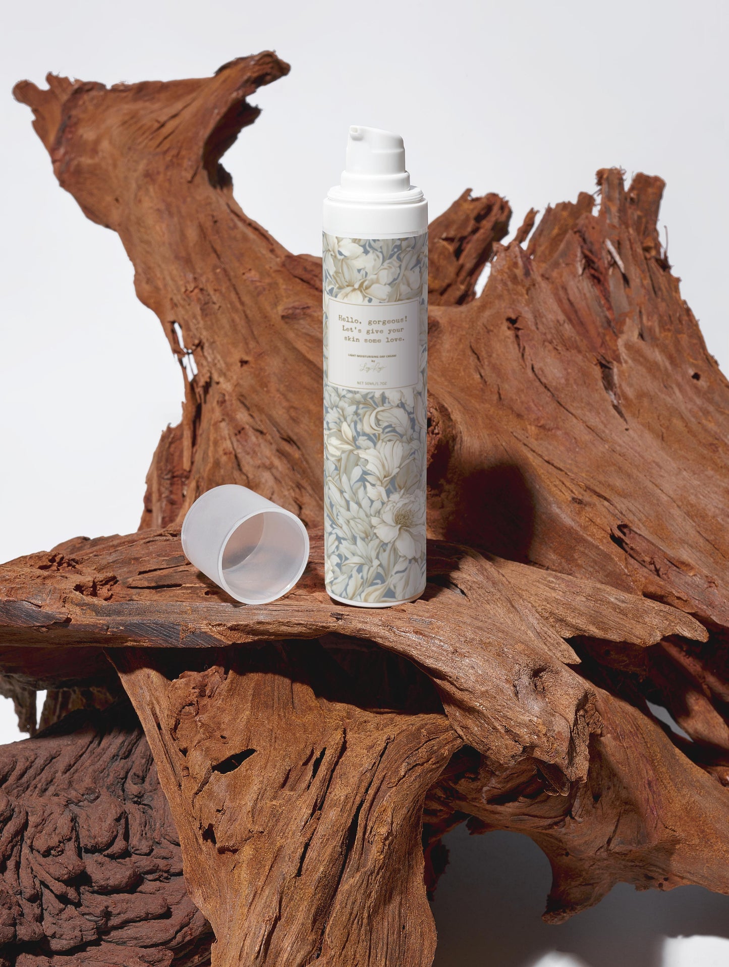 Light Moisturising Day Cream - Cosmetics