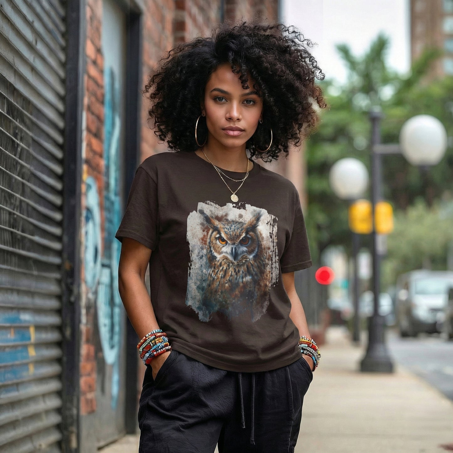 Camiseta unisex de estilo suave: encantadora ilustración de búho en acuarela